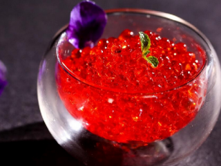 草莓鱼子酱的做法